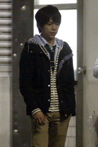 ジャニーズWESTロケに同行、嵐の移動車を追跡！　暴走する“追っかけ”に非難の声