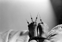 薬物疑惑の『紅白』出場歌手Xとは？　「ホテルを極秘捜査」「別人のような容姿に」