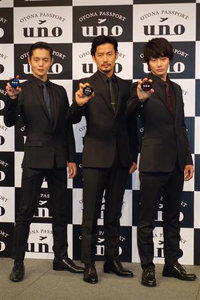 「前代未聞の爆音BGM」竹野内豊、窪田正孝、野村周平“熱愛質問封じ”に記者ブーイング