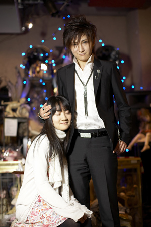 イケメン男装女性を独り占め♪　魅惑の人形館で疑似カップル気分に浸ってみる？