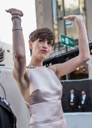 アン・ハサウェイの自叙伝とん挫報道に裏に、異常なほどのハサヘイト!?