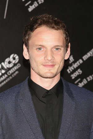 門柱と車に挟まれ死亡したアントン・イェルチン、愛車がリコール対象車だった！