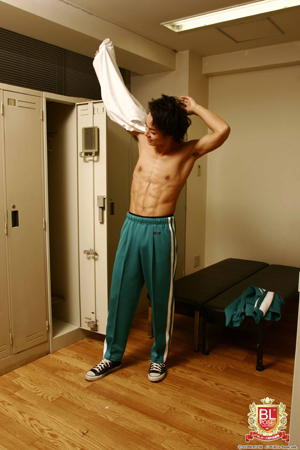 「チーム男子」好きも注目中！　「BLポーズ写真集」がいまアツい！