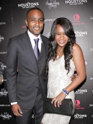 鬼畜！　昏睡状態が続くホイットニーの愛娘の口座から、恋人が遺産を引き出していた