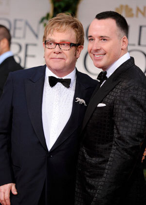 エルトン・ジョン、天敵マドンナのスーパーボウル出演にイヤミさく裂！