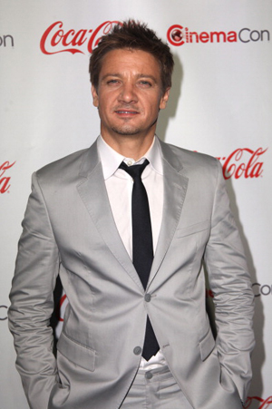 『ボーン・レガシー』のジェレミー・レナー、来日で日本庭園見学を熱望!?