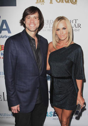 「イエスは結構ひょうきん」危うげなツイートをくり返すJ・キャリーに新恋人？