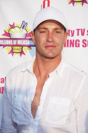 防犯カメラの映像公開！　『プリズン・ブレイク』の俳優がDVで刑務所行き!?