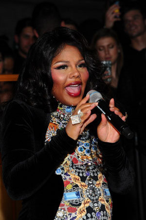 整形依存のリル・キムの顔がまたまた激変！　肌も白くなり、白人化が進む