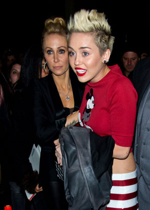 【教えて！ゴシップマスター】マイリーのトゥワーク人気は一体なんだったの？