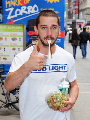 監督作の盗作を、盗作ツイートで謝罪？　シャイア・ラブーフ、逆ギレ気味の引退宣言