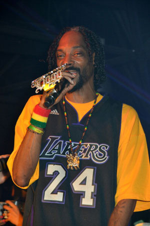 どうしてアメリカではセレブの薬物使用に寛大なの？