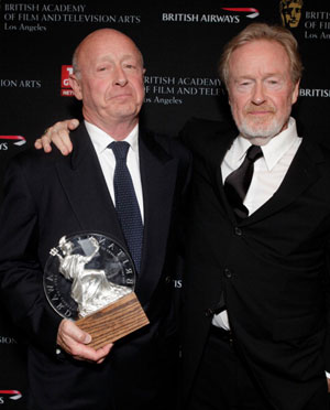 自殺したトニー・スコットの“決定的な瞬間”をメディアに売り込む人々