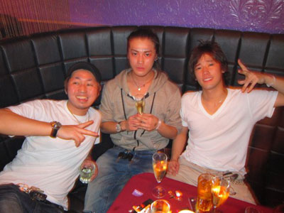 美女にデレデレ赤西仁続報！　一夜を共にした仲間のヤバい過去