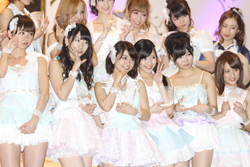 朝日VS読売の構図が影響？　AKB48「破産しないでね」記事の狙い