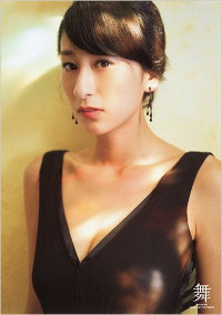 浅田舞「妹よりキレイ」、misono「給料を全額寄付」！　不安定なタレントたち