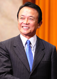 麻生首相「パンがなければ……」
