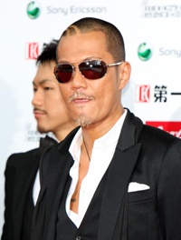 ファンから貰ったプレゼントが災いを呼ぶ!?　ATSUSHIの行く手を阻む影