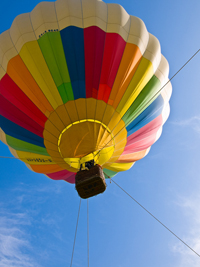 バルーン・ボーイ事件の夫妻が、「日本に義援金を送るため」オークションに気球を出品！