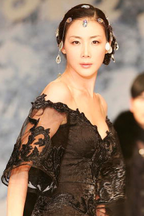 チェ・ジウ最新ドラマの撮影現場でマスコミが「騙された！」と激怒