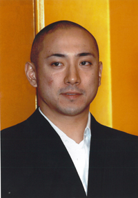 海老蔵の暴力事件を伝えるマスコミの、隠しきれないとある表情