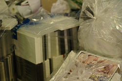 空き家化した義母の家の片づけ、ゴミ屋敷同然の中から出てきたものは……