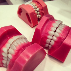 武田久美子のセラミック歯は1本12万！　金がなくても白い歯になる方法