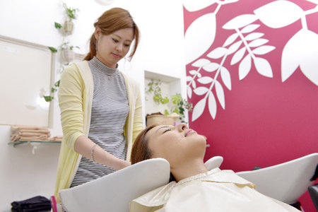 ヘッドスパ体験に行ったらハゲのオジサンだらけ!?　美容クーポン使用時に気をつけること