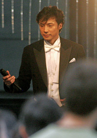 封印していたアイドル超人・東山紀之の弱点――『○○妻』演技の「なんて日だっ！」感