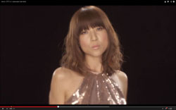 「AKB最弱ユニットのスナック芸」「hitomiがバブル逆行」エイベックスの空回るクリエイティブ力