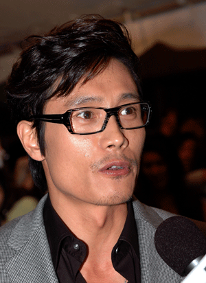 トヨタの新型RAV4　CM出演のイ･ビョンホンに無免許運転の過去!?