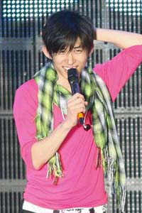 V6三宅健、曲に合わせた理想のキスはレベルが高い！