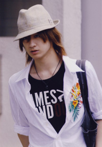 「Myojo」でKis-My-Ft2祭り！　衝撃のコスプレ姿が掲載