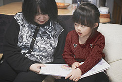 「夫が亡くなったから、今の幸せがある」母と妹を呼び寄せたシングルマザー