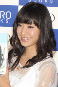 菅野美穂、『砂の塔』主演抜てきのウラ事情――TBSの狙いは夫・堺雅人か？