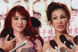 生き方説く叶姉妹、ダジャレの平野レミ、「なう」連発の山本圭壱……芸能人のSNS格差！