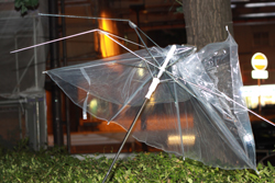 壊れたビニール傘は、可燃・不燃どのゴミの日に出せばいいんですか?