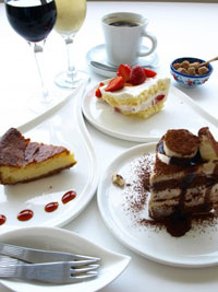 オトコの股間だけでなく、2011年のヤリマンとしての抱負も立てるべし