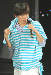 V6、20周年ツアーDVDが13万枚超！　過去3作もトップ10入りで週間ランキング席巻