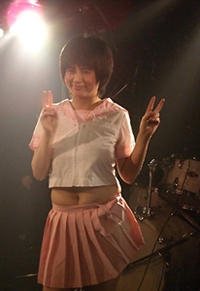 “奇行騒動”小阪由佳、保育園立ち上げに不安の声！　「不倫してた人に子ども預けたくない」