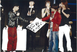 堂本光一の誕生日に剛が「7,000万円の価値がある絵」をプレゼント