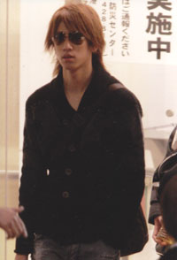 草なぎ剛騒動のさなか、小山慶一郎＆赤西仁が酒を飲んでハメ外し