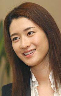 近隣住民・週刊誌カメラマンが目撃！　買い物をするタレントの意外な素顔