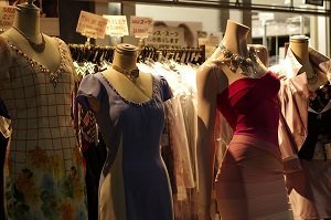 「もう結婚はこりごり」「昼間の仕事はだるい」キャバ嬢たちが足ヌケしない理由