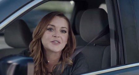 リンジー・ローハンの自虐CMが好評！　それでも消えない問題の火種……