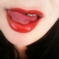 加藤綾子の唇がどんどんドス黒くなってゆく。「血色」の重要性