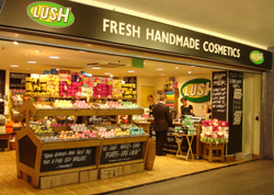 発表！　支持率NO.1はあのコスメメーカー！　ゲイに人気のコスメとは