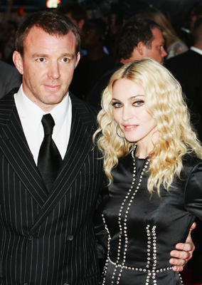 妹は億万長者なのに……マドンナの実兄がホームレスで凍傷の危機