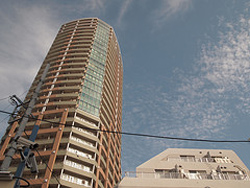 通勤の途中で介護する一人息子「自分の親のことだから、妻には負担をかけたくない」