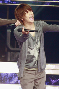 NEWS・増田貴久、「サイン書けなかった」のにネットで55万円!?　偽造サインの摘発進む